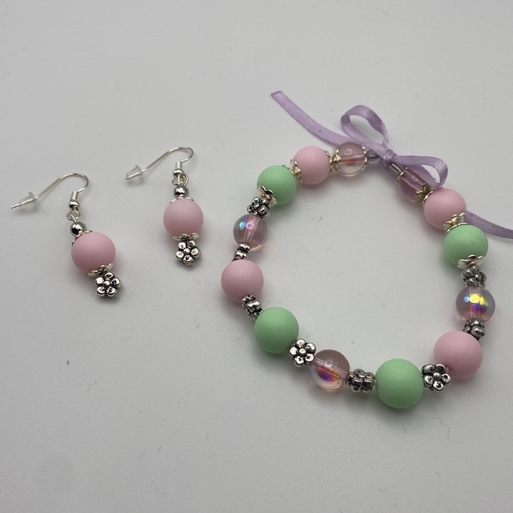 Flower Ribbon 🎀 bracelet - Picture 3 of 3